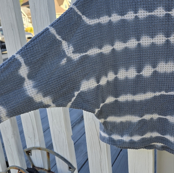 She + Sky Tie Dye Top - Picture 3 of 8